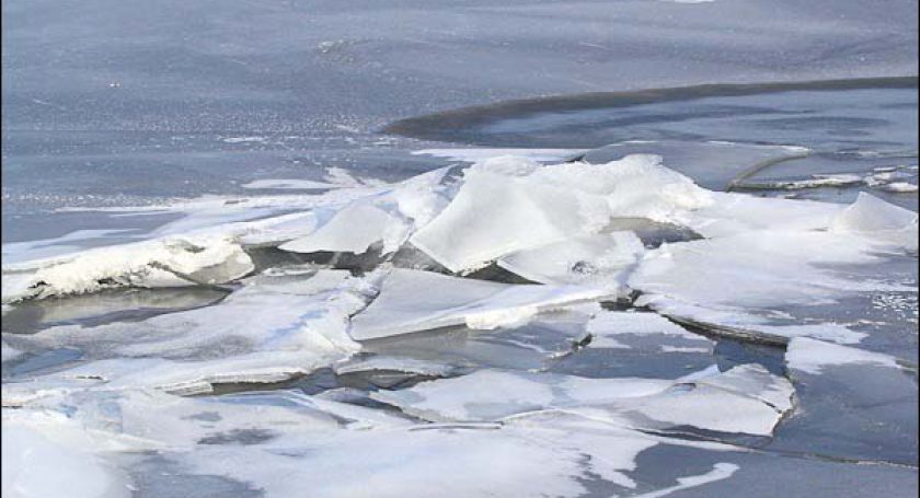 В Отровецком районе рыбак провалился под лед