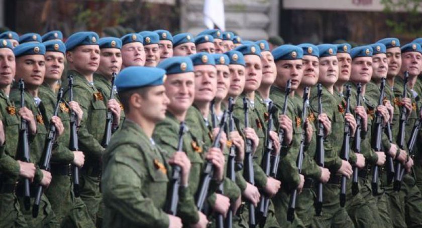 Русские десантники прибыли в Брест на антитеррористические учения