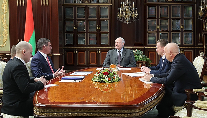 встреча Президент Беларуси Александра Лукашенко с председателем административного совета, владельцем компании "Штадлер Рейл Групп" Петером Шпулером