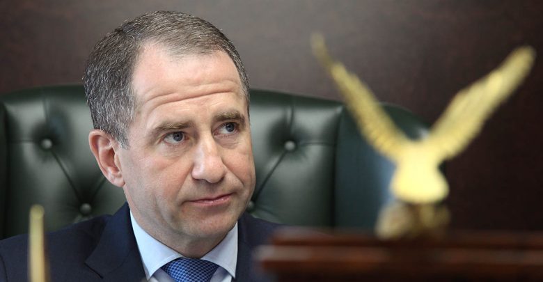 Посол России в Беларуси Михаил бабич в рабочем кабинете