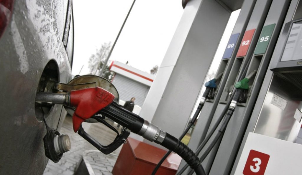 В «Белнефтехиме» назвали факторы, влияющие на цену автомобильного топлива