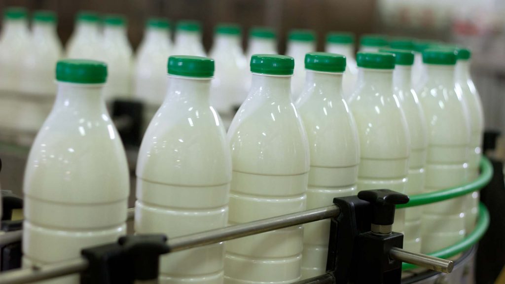 Россельхознадзор снял частичные ограничения на поставки в Россию белорусского молока