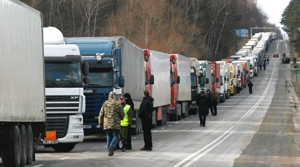 На границе с Литвой и Польшей ожидаются очереди