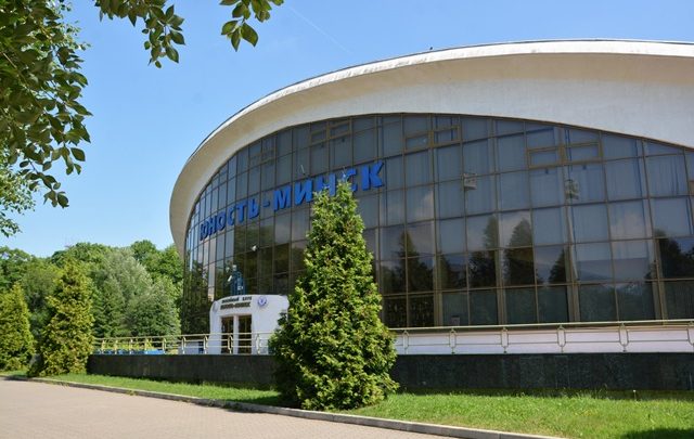 Здание хоккейного клуба Юность