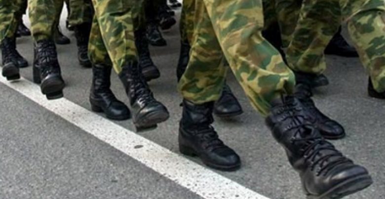 Солдаты маршируют