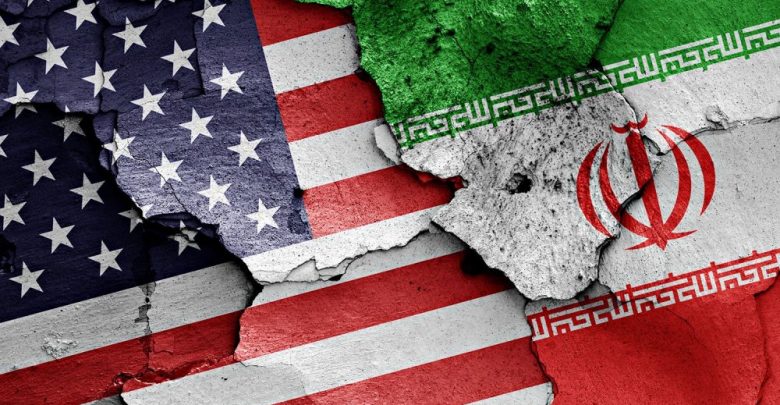 Растресканные флаги США и Ирана