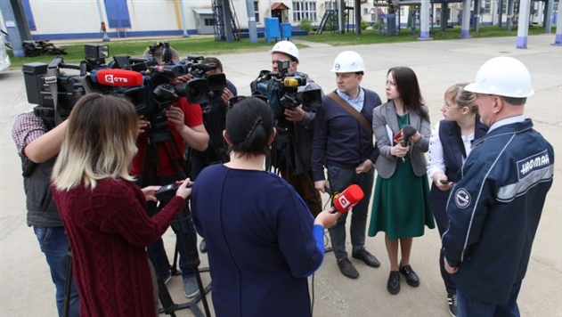 Пресскнференция представителей "Нафтана"