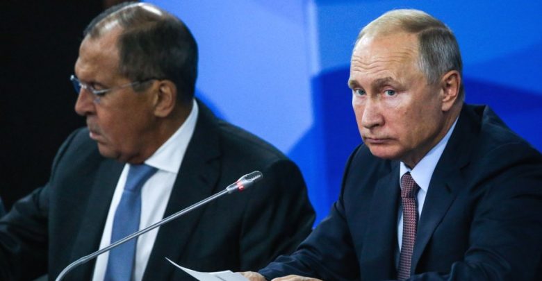 Президент России Владимир Путин и глава МИД РФ Сергей Лавров