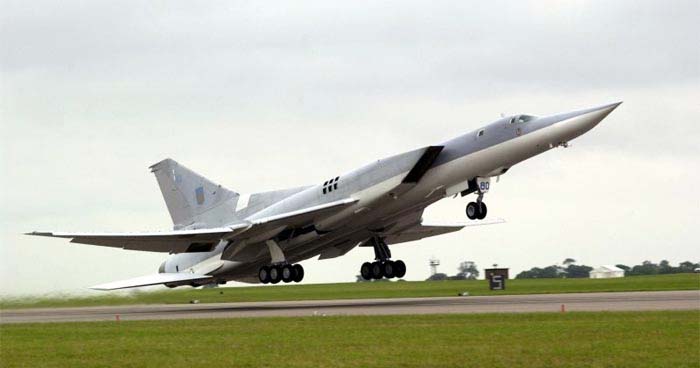 Бомбардировщик Ту-22М3 на взлёте