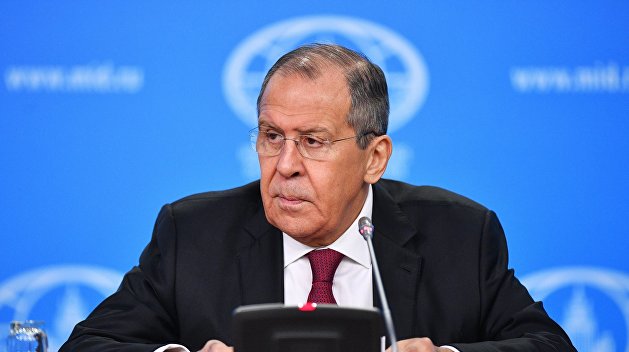 Сергей Лавров выступает на конференции