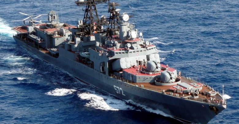 Большой противолодочный корабль "Адмирал Виноградов" в плавинии