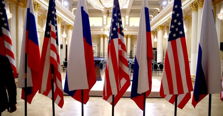 флаги России и США