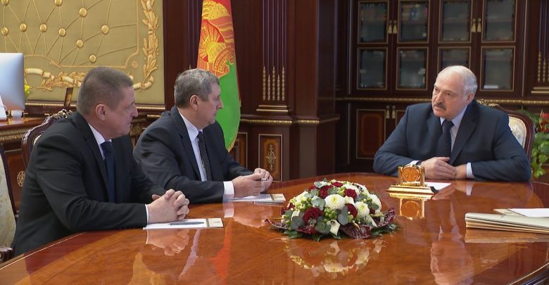 Губернатор могилёвской области Леонид Заяцна совещании у Александра Лукашенко