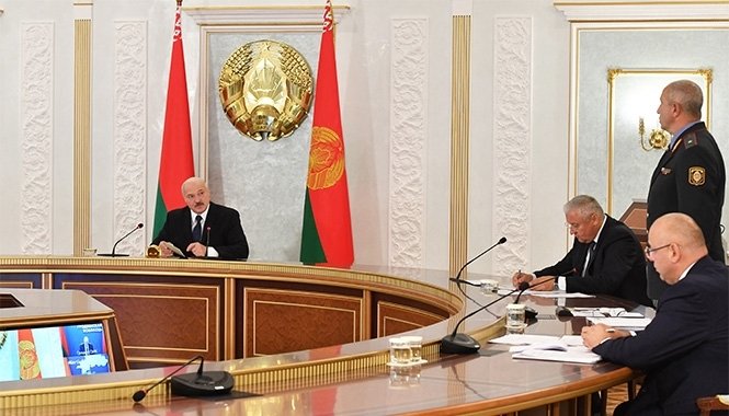 Президент на совещании с министрами