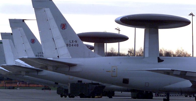Самолёты разведчики НАТО на аэродроме