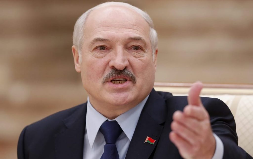 Лукашенко предложил Болтону откровенно обсудить все проблемы в отношениях Беларуси и США
