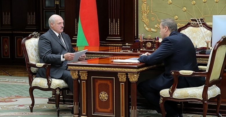 Президент Беларуси Александр Лукашенко 12 августа провел рабочую встречу с Министром здравоохранения Владимиром Караником