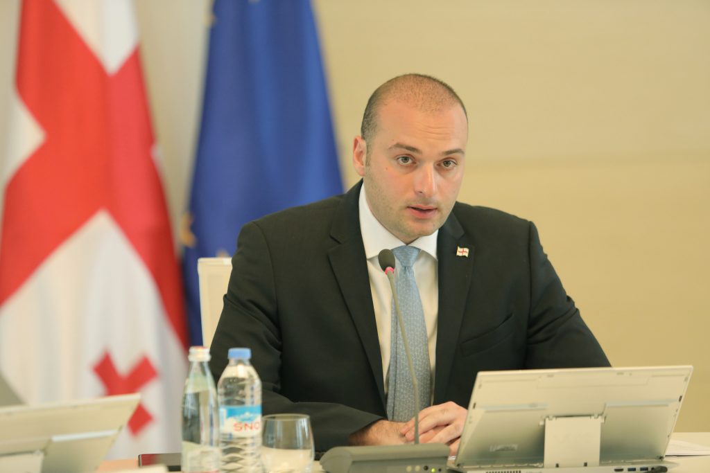 Премьер-министр Грузии подал в отставку через Facebook