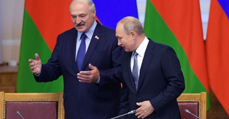 Президент Беларуси Лукашенко и президент россии Путин общаются