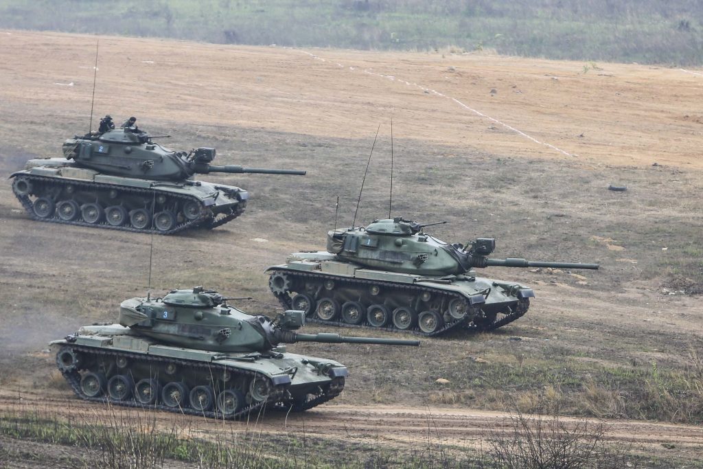 НАТО показало, как «Абрамсы» и «Брэдли» приближаются к белорусской границе