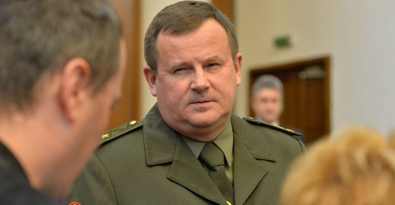 Министр обороны Беларуси в кулуарах