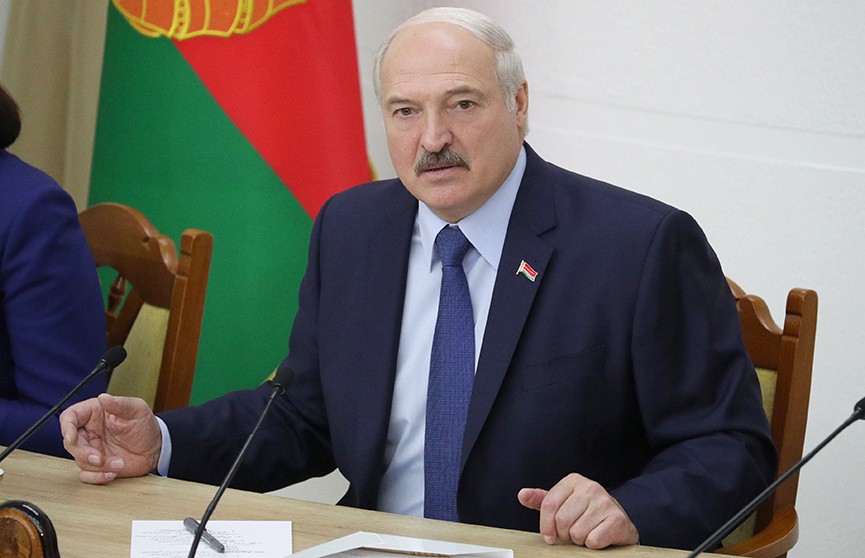 Лукашенко считает, что противники аккумуляторного завода пиарятся на теме экологии