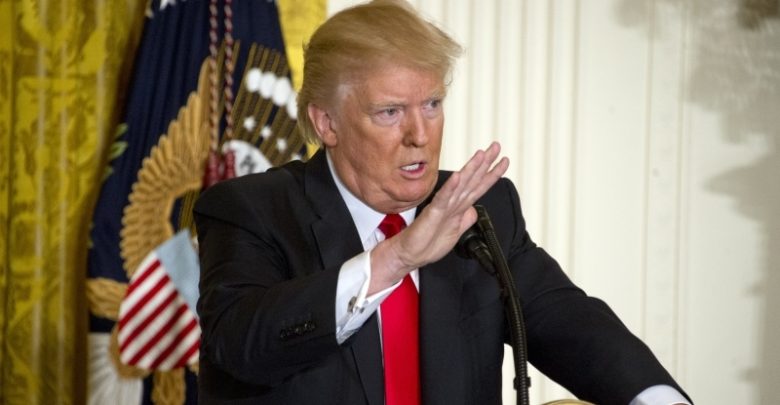 Трамп не хотел звонить Зеленскому