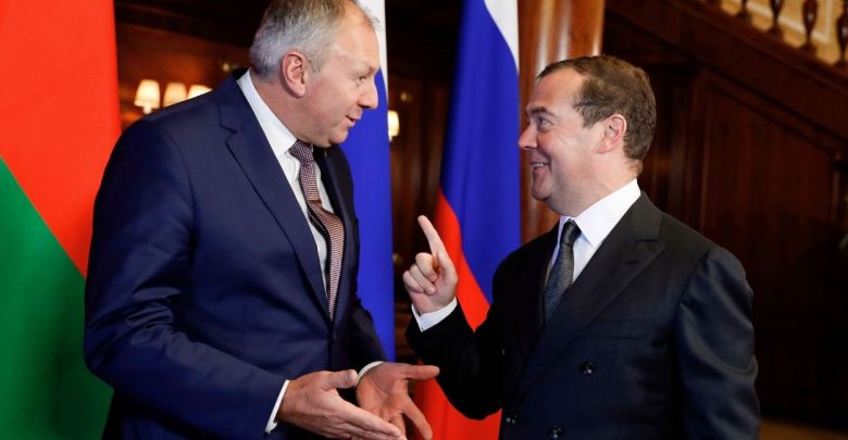 премьер-министр Беларуси Сергей Румас и премьер-министр России Дмитрий Медведев