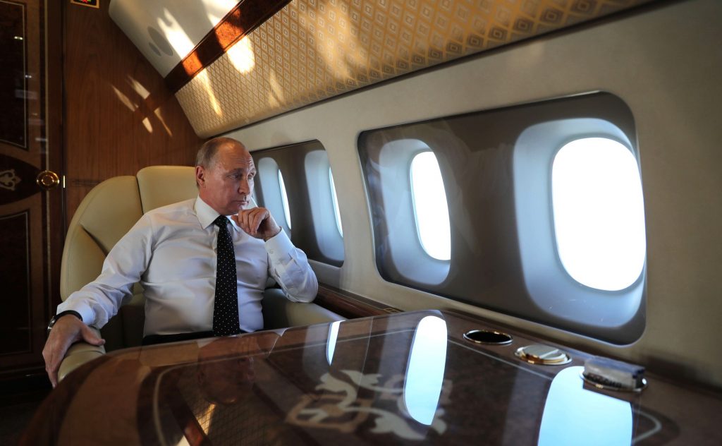 Самолёт Путина сажали по ноутбуку