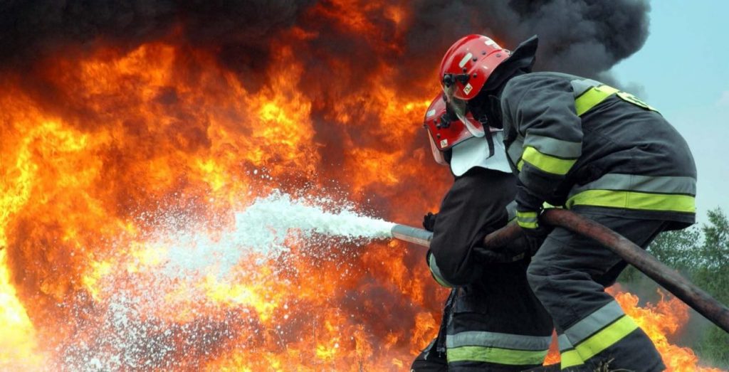 Два человека погибли при пожаре в частном доме в Полоцке