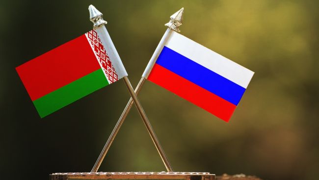 Настольные Флаги росии и Беларуси