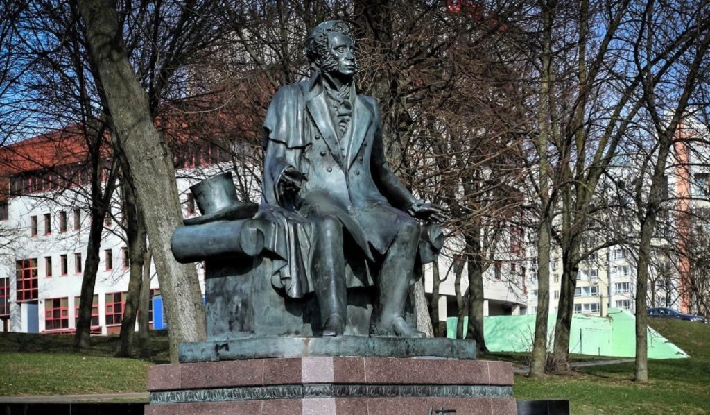 В посольстве России высказались об инциденте с памятником Пушкину