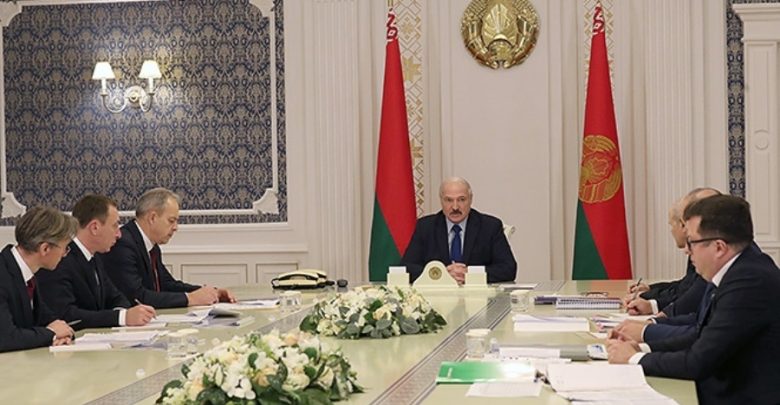 Президент Беларуси Александр Лукашенко 21 января провел совещение по вопросам повышения эффективности реализации нефтепродуктов на экспорт