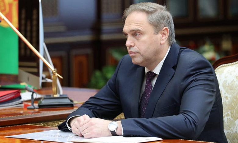 Глава Минздрава Беларуси Владимир Караник в кабинете президента беларуси Александра Лукашенко