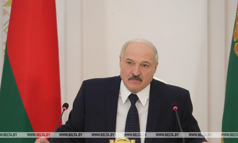 Лукашенко на докладе по здравоохранению