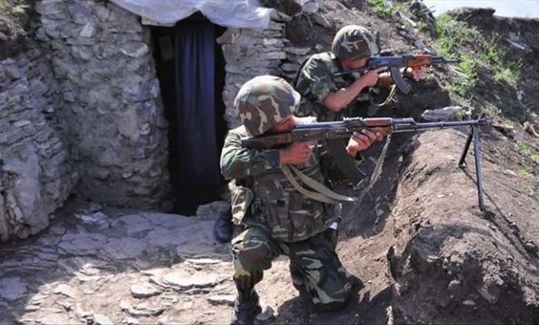 Военные на позиции в Нагорном Карабахе