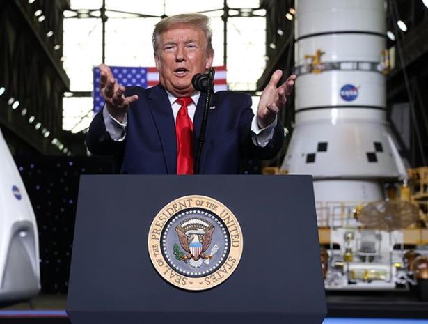 Президент Трамп на брифинге в NASA