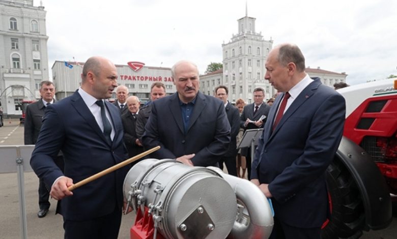 Лукашенко 29 мая посетил Минский тракторный завод