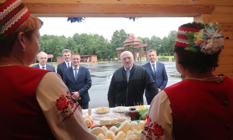 президент Беларуси Александр Лукашенко 13 июля 2020 года посещает Славгородский район
