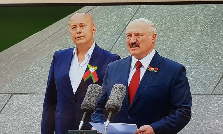 «Солодуха нашего времени» - в соцсетях оценили появление певца рядом с Лукашенко 1
