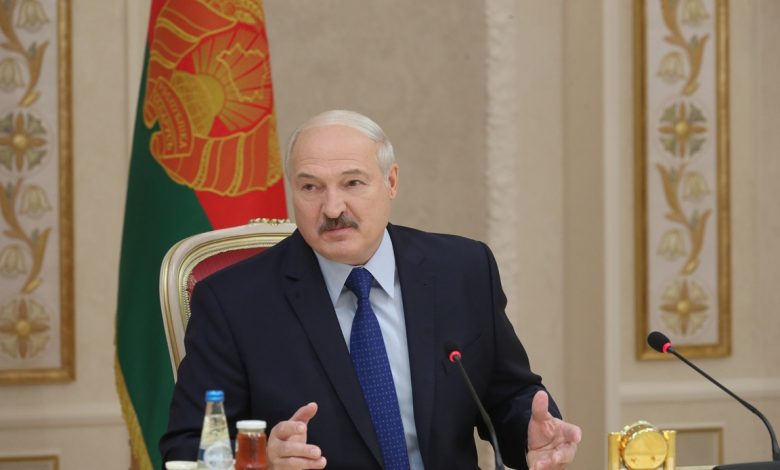 Лукашенко предложил на референдуме изменить Конституцию страны Лукашенко предложил на референдуме изменить Конституцию страны