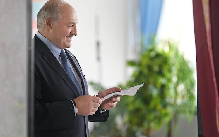 Лукашенко назвал протестующих овцами, которыми управляют из-за границы Лукашенко назвал протестующих овцами, которыми управляют из-за границы