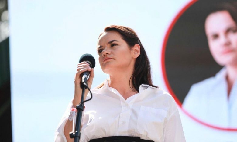 Тихановская обратилась к властям Беларуси после ареста двух членов КС Тихановская обратилась к властям Беларуси после ареста двух членов КС