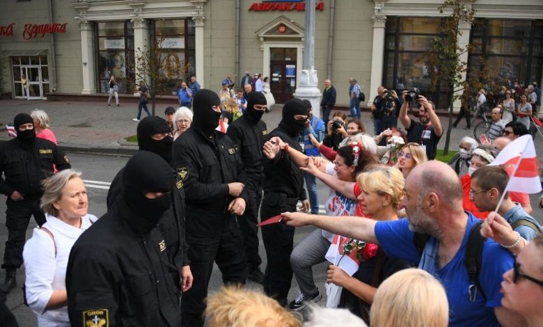 Помощник Лукашенко отверг возможность переговоров с оппозицией Помощник Лукашенко отверг возможность переговоров с оппозицией
