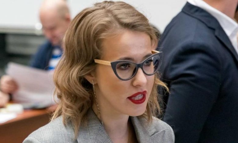 Собчак со слезами на глазах вспомнила о травле в школе Собчак со слезами на глазах вспомнила о травле в школе