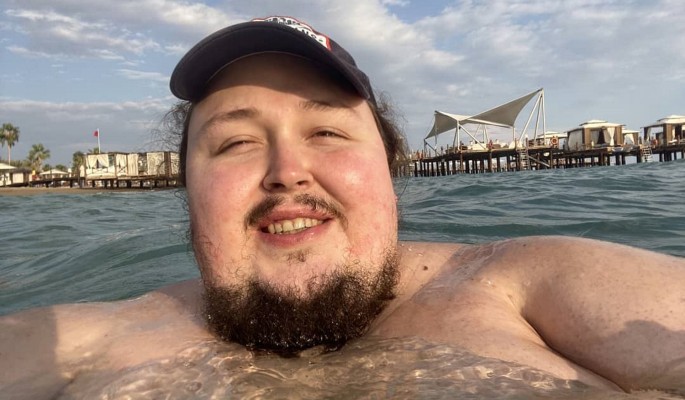 Сын Никаса Сафронова чуть не покалечил детей Сын Никаса Сафронова чуть не покалечил детей