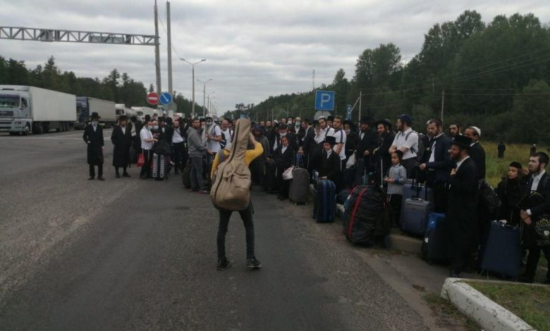 евреи-хасиды на границе с Украиной