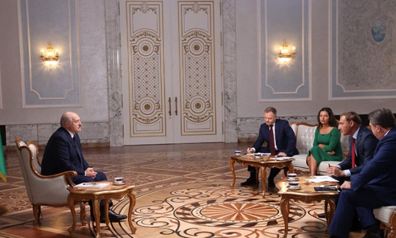 Лукашенко даёт большое интервью российским СМИ Лукашенко даёт большое интервью российским СМИ