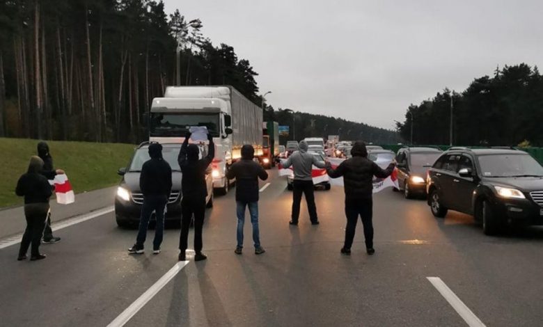 люди остановили движение на МКАД