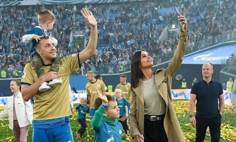 Жена Дзюбы подала на развод Жена Дзюбы подала на развод